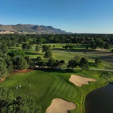 Garden Of The Gods Resort & Club 