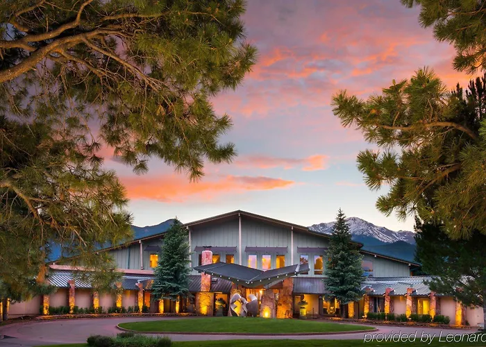 Garden Of The Gods Resort & Club