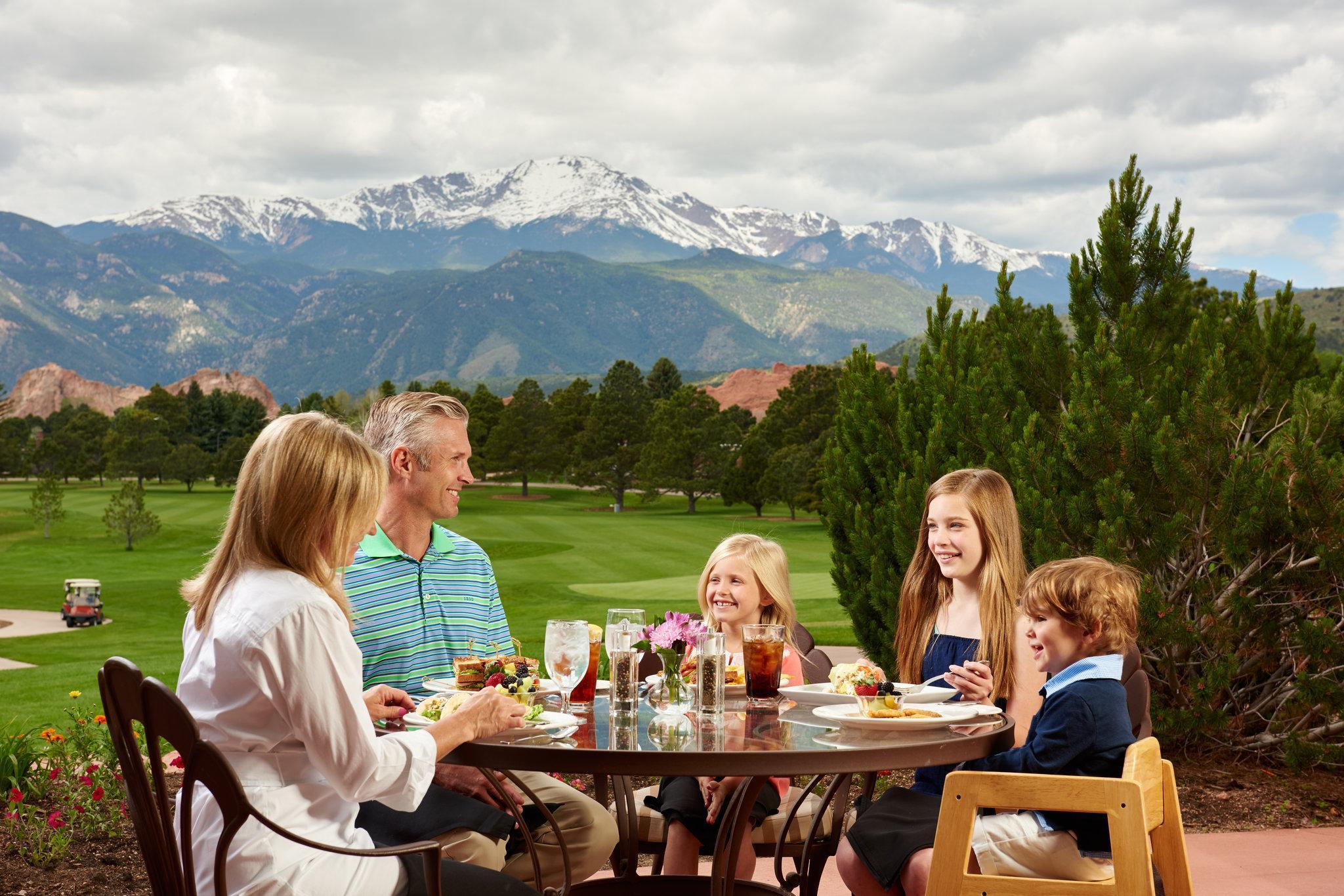 Garden Of The Gods & Club Hotel 4*