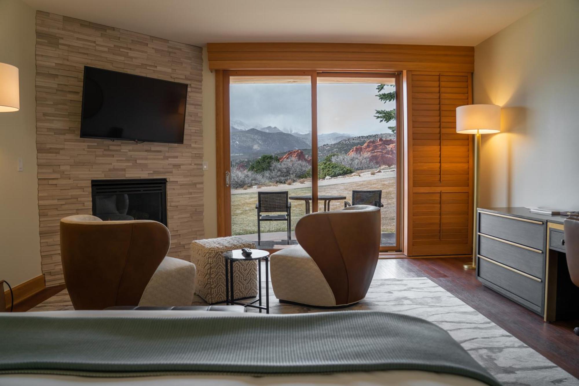 Garden Of The Gods & Club 4*
