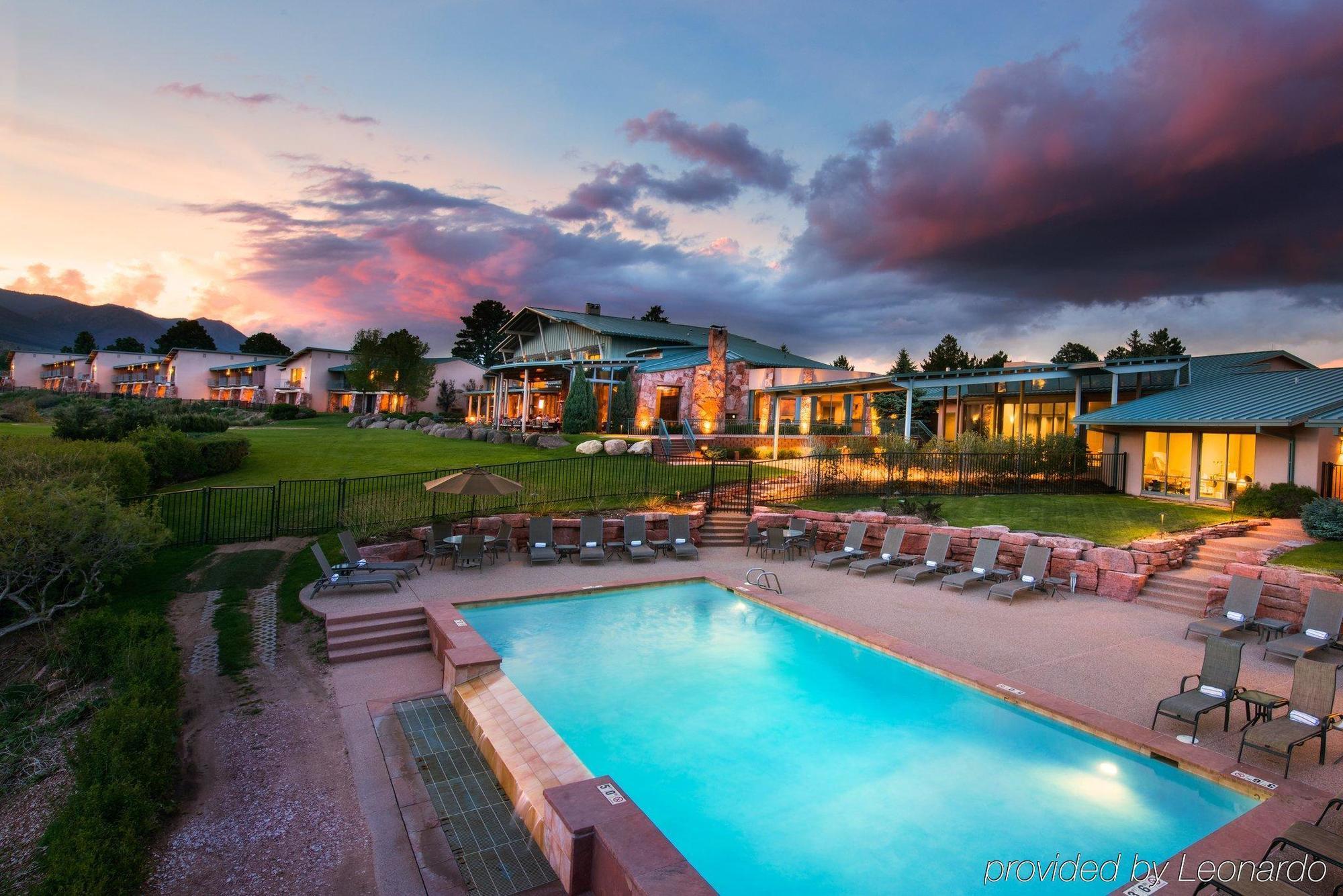 Garden Of The Gods & Club 4*