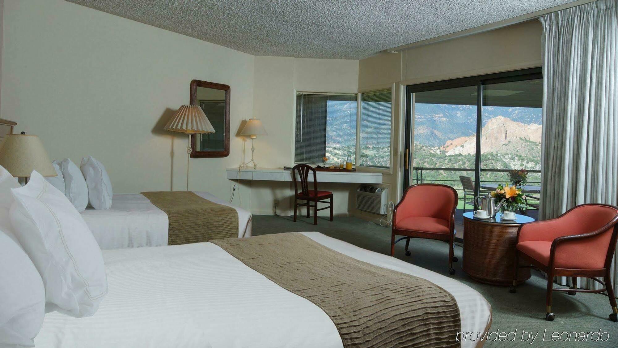 Garden Of The Gods & Club Hotel 4*